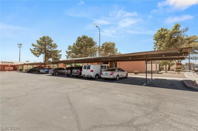 MLS: 2597616 Condo For Sale