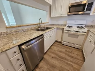 Photo #2: 2597625 Listing 