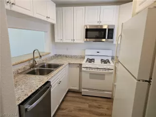 Photo #3: 2597625 Listing 