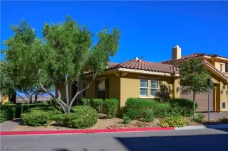 Photo #1: 2597638 Listing 