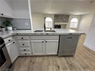 Photo #5: 2597639 Listing