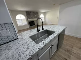 Photo #6: 2597639 Listing