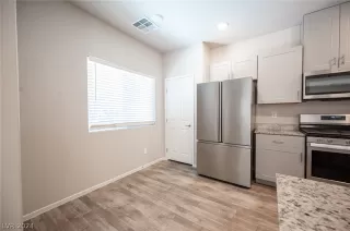 Photo #5: 2597645 Listing