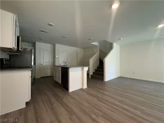 Photo #4: 2597651 Listing 