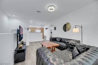 Photo #2: 2597753 Listing 