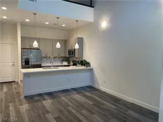 Photo #3: 2597755 Listing 