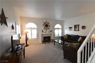 Photo #5: 2597799 Listing