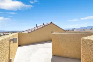 Photo #2: 2597801 Listing