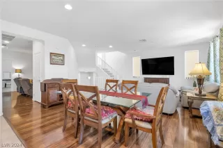 Photo #5: 2597801 Listing