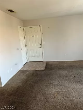 Photo #3: 2597805 Listing