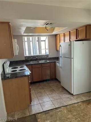 Photo #4: 2597805 Listing