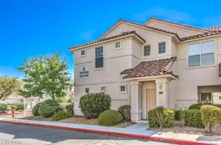Photo #4: 2597868 Listing