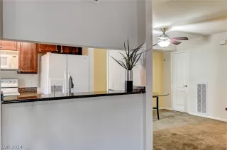 Photo #2: 2597872 Listing 