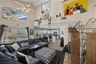 Photo #3: 2597976 Listing