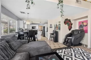 Photo #4: 2597976 Listing