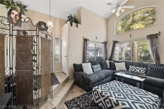 Photo #5: 2597976 Listing