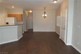 Photo #3: 2598007 Listing 