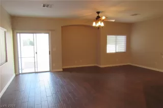 Photo #4: 2598007 Listing 