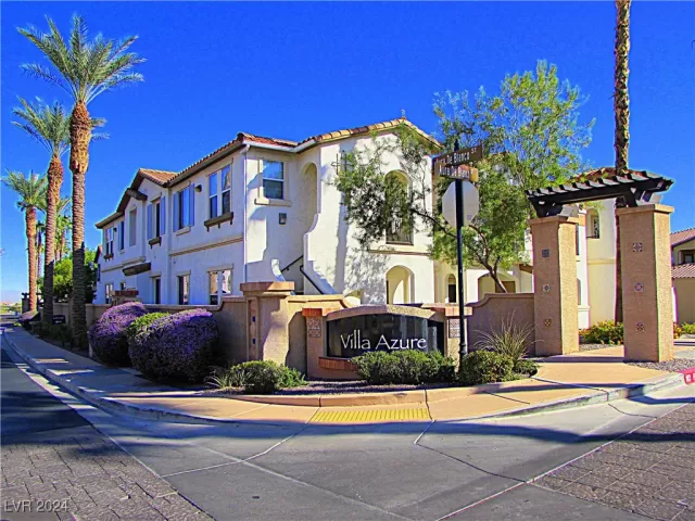 MLS: 2598028 Condo For Sale