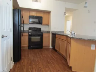 Photo #5: 2598028 Listing 