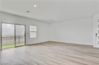 Photo #3: 2598029 Listing 