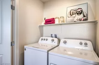 Photo #5: 2598050 Listing