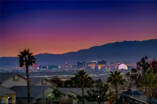 Photo #2: 2598065 Listing 