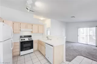 Photo #5: 2598065 Listing 