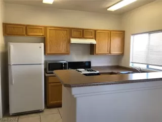 Photo #2: 2598068 Listing 