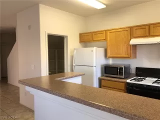 Photo #3: 2598068 Listing 