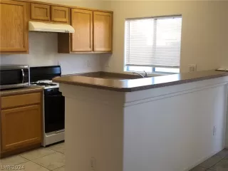 Photo #4: 2598068 Listing 
