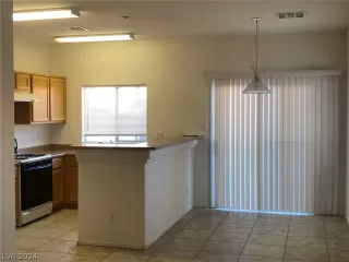 Photo #5: 2598068 Listing 