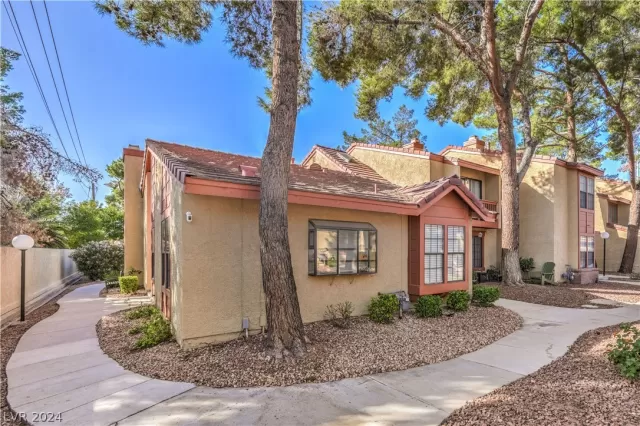 MLS: 2598077 Condo For Sale