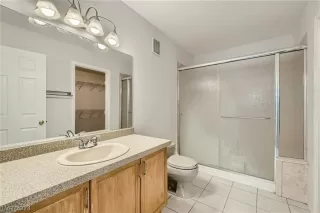 Photo #5: 2598101 Listing 