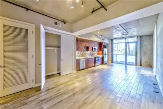 Photo #2: 2598103 Listing 