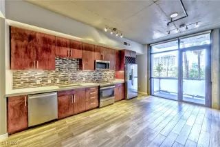 Photo #3: 2598103 Listing 