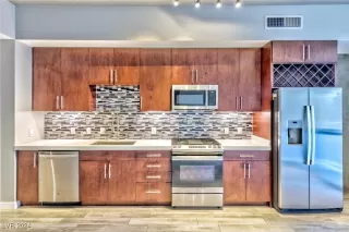 Photo #4: 2598103 Listing 