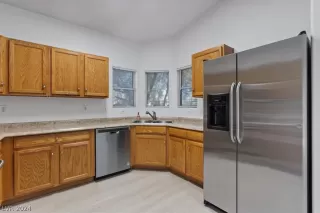 Photo #3: 2598119 Listing 