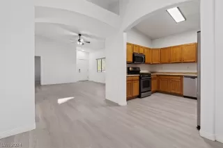 Photo #4: 2598119 Listing 