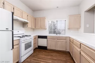 Photo #3: 2598132 Listing 