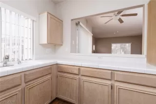 Photo #4: 2598132 Listing 