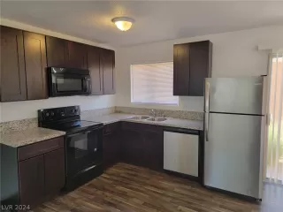 Photo #3: 2598141 Listing 