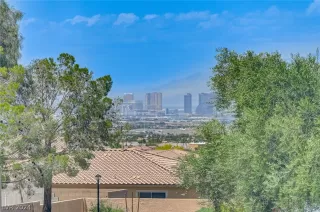 Photo #3: 2598154 Listing