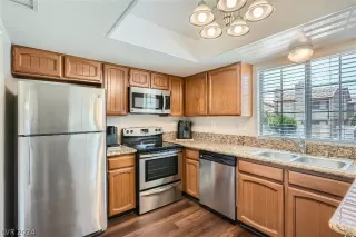 Photo #3: 2598180 Listing