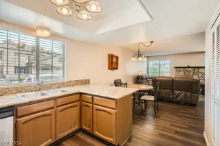 Photo #4: 2598180 Listing