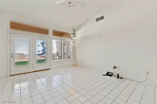 Photo #5: 2598191 Listing 