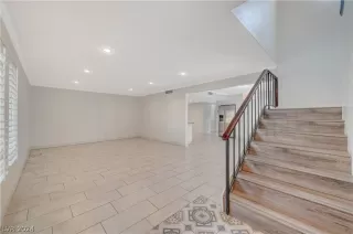 Photo #4: 2598216 Listing