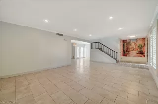 Photo #6: 2598216 Listing