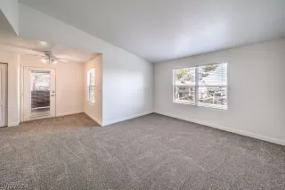 Photo #5: 2598230 Listing