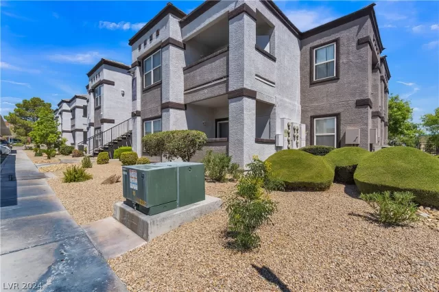 MLS: 2598240 Condo For Sale